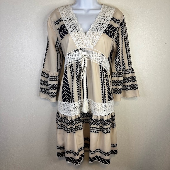 Source Unknown Dresses & Skirts - NWT Boho Cream and Black Dress with Lace Details V-neck Long Bell Sleeve SzM